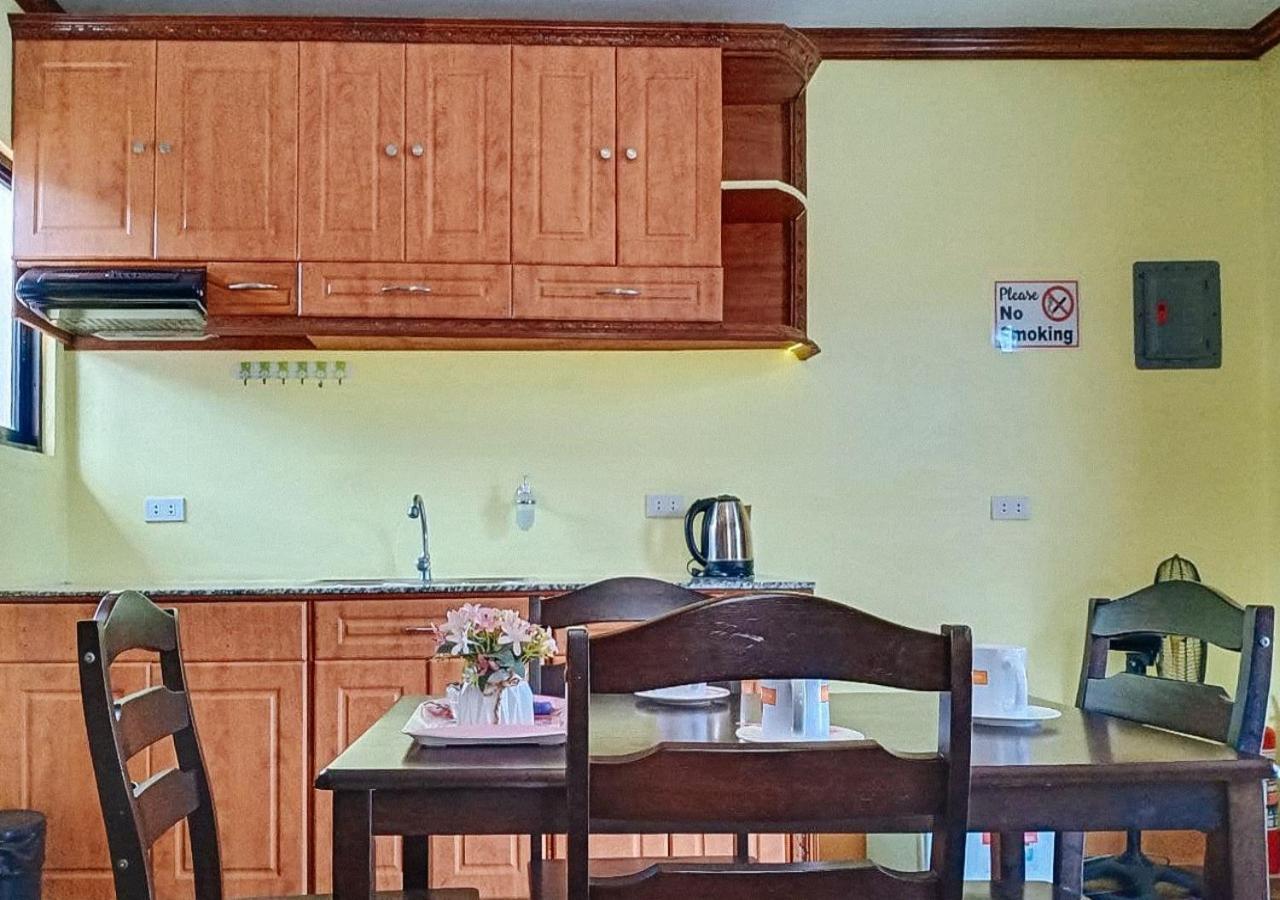 Kojie Guest House Moalboal Kültér fotó